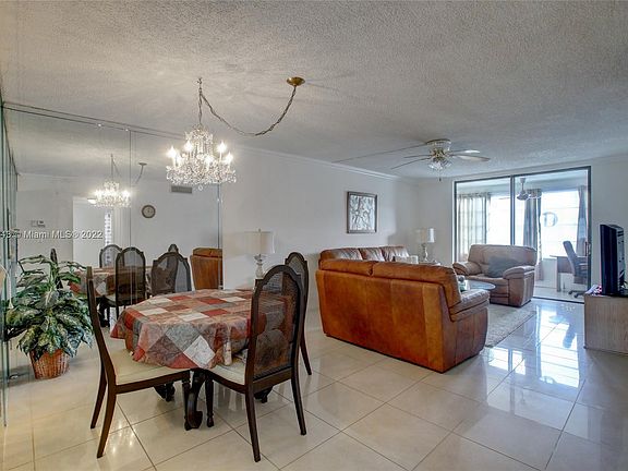 5th image of 2860 Somerset Dr APT 308K