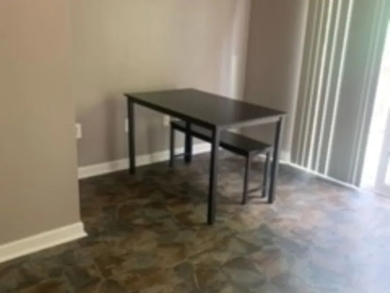 833 Gallows Ct — Photo 2