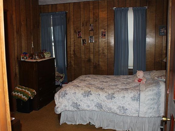 5th image of 209 Jefferson St