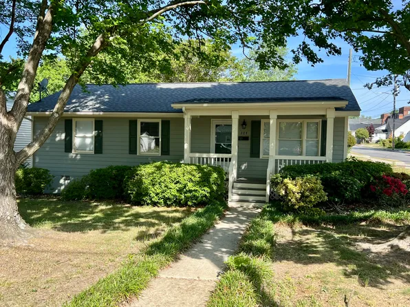 304 Barbour St, Clayton, NC 27520
