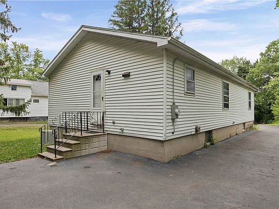 3rd image of 101 Stevens Pl