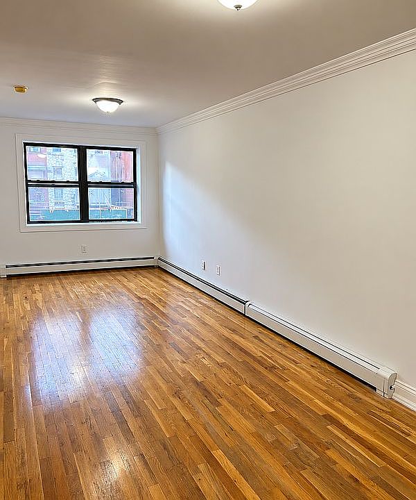 1st image of 555 Lafayette Ave #2A