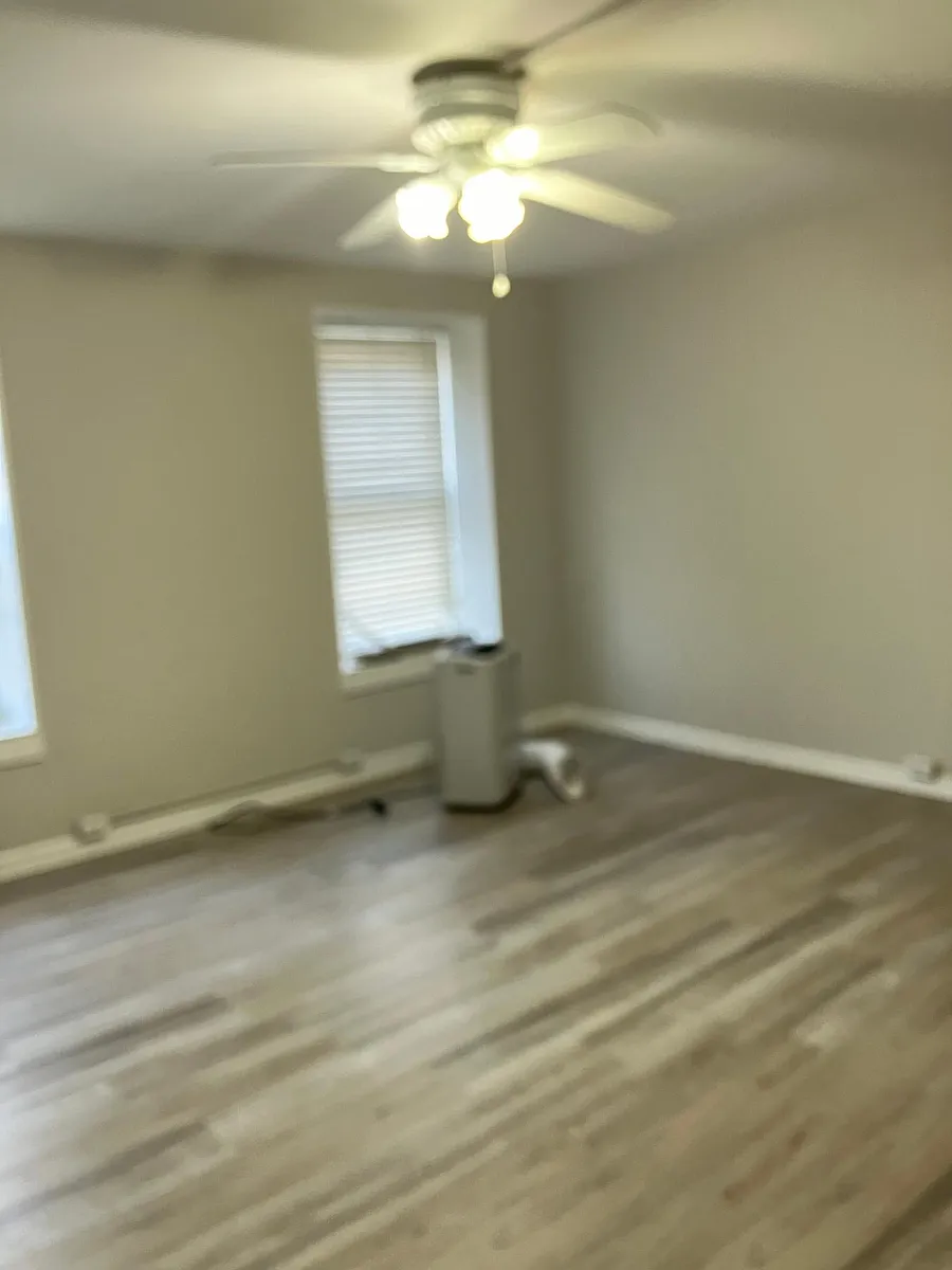 Building Photo - 6210 Ridge Ave #2