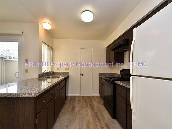 5th image of 25 Oliva Dr #B
