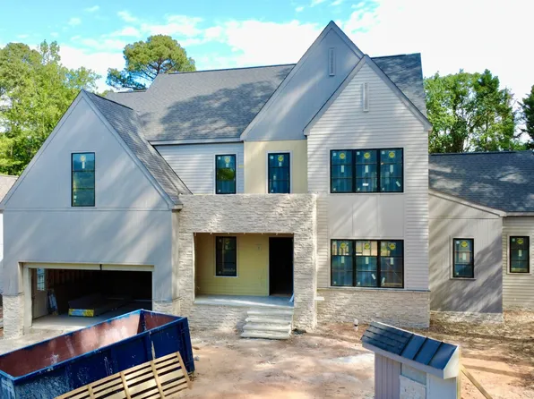 704 Coventry Ct, Raleigh, NC 27609