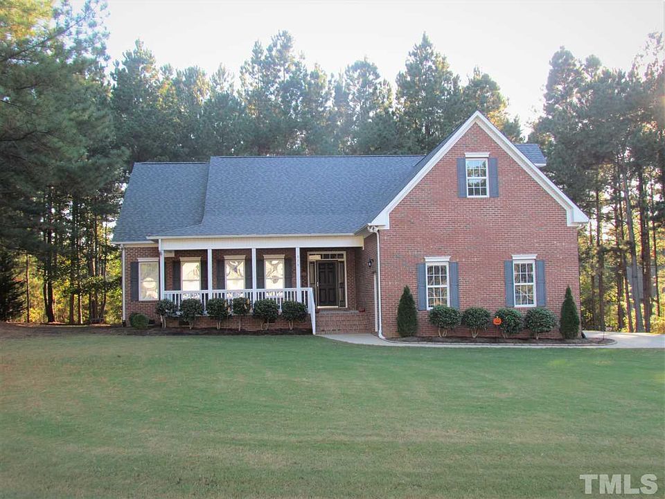 1st image of 379 Falls Dr