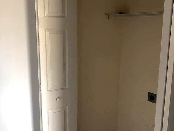 3rd image of 601 Market Place Ln