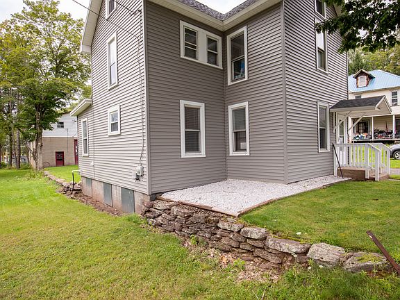 2nd image of 221 Julia St