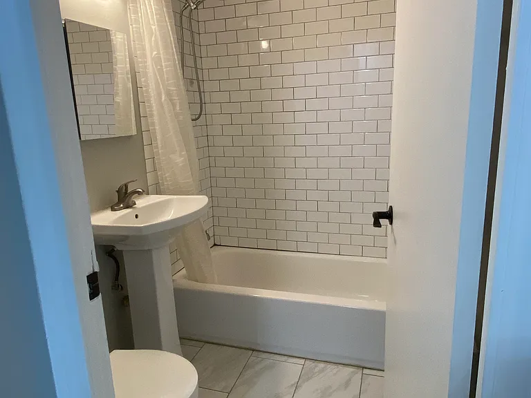 Full Bathroom