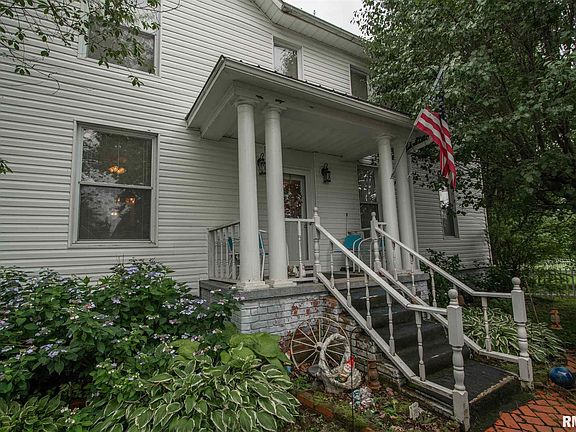 5th image of 700 S Washington St