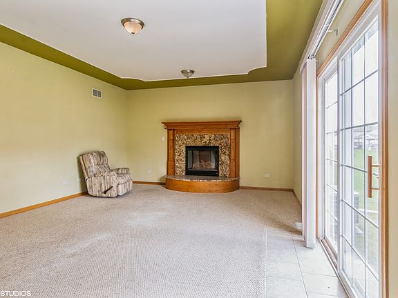 5th image of 18014 Charlotte Dr