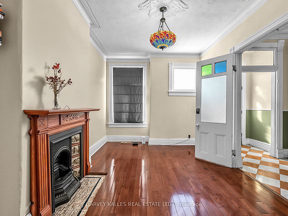 5th image of 258 Harbord St