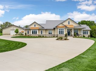4210 Wright Brothers Blvd E, Ely, IA 52227