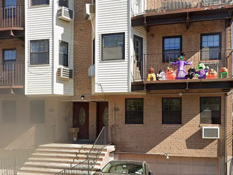151-23 Sapphire St #1 — Photo 6
