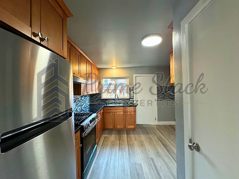 743 Miller St — Photo 6