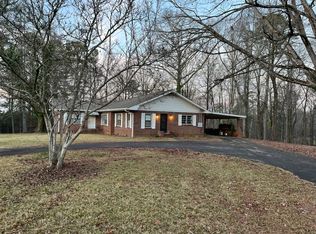 187 E Walnut St, Cornelia, GA 30531