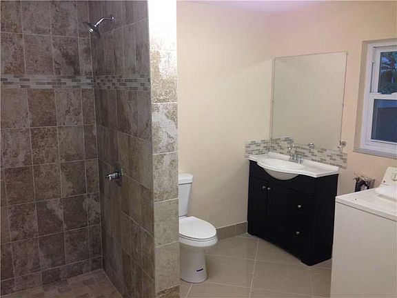5th image of 4720 SW 25th Ter