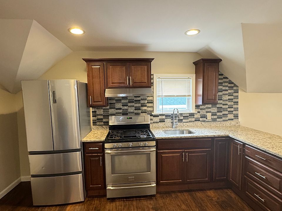 1st image of 113 Bowdoin St Floor 3