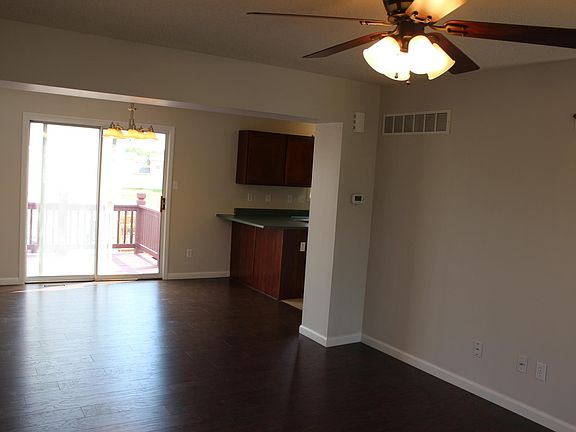 3rd image of 802 Cadbury Dr