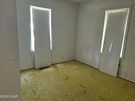 4th image of 419 Mower Street
