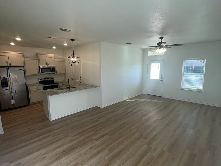 102 Leon Ln #A — Photo 4