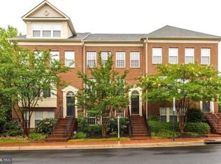 10413 Whitehead St, Fairfax, VA 22030