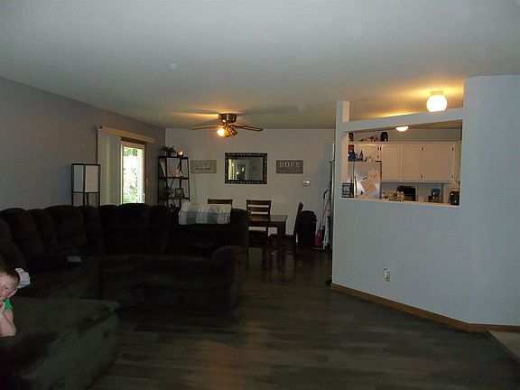 4th image of 53542 Stanford Dr