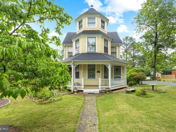 5804 Ruatan St, College Park, MD 20740