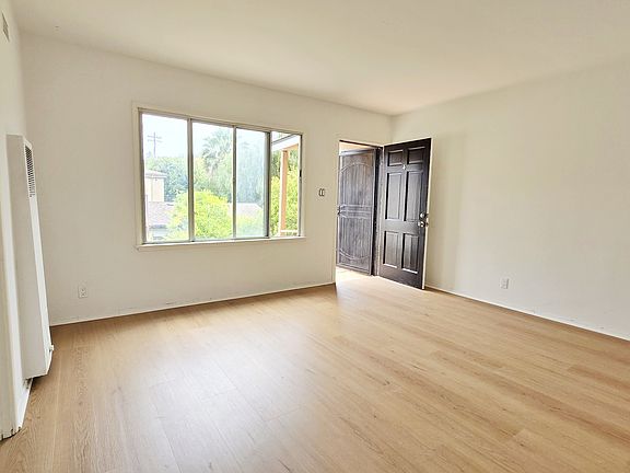 3rd image of 2924 Exposition Blvd #D