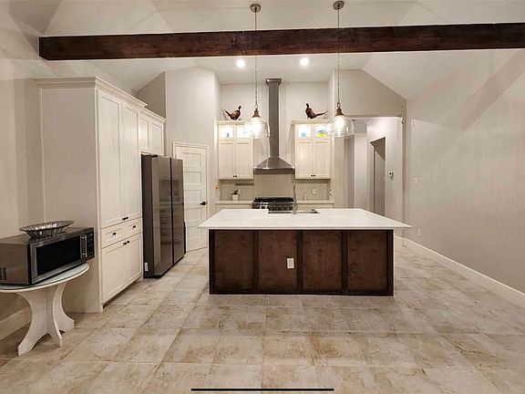 5th image of 186 Birchwood Dr