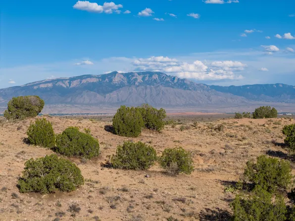 2300 Desert Zinnia Rd NE, Rio Rancho, NM 87144