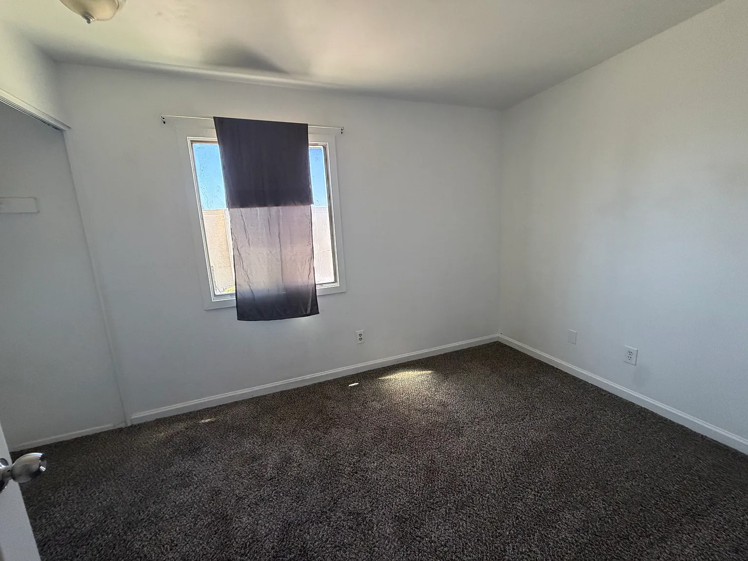 3 bed, 2.5 bath, 1300 sqft, $1,900 — Photo 3