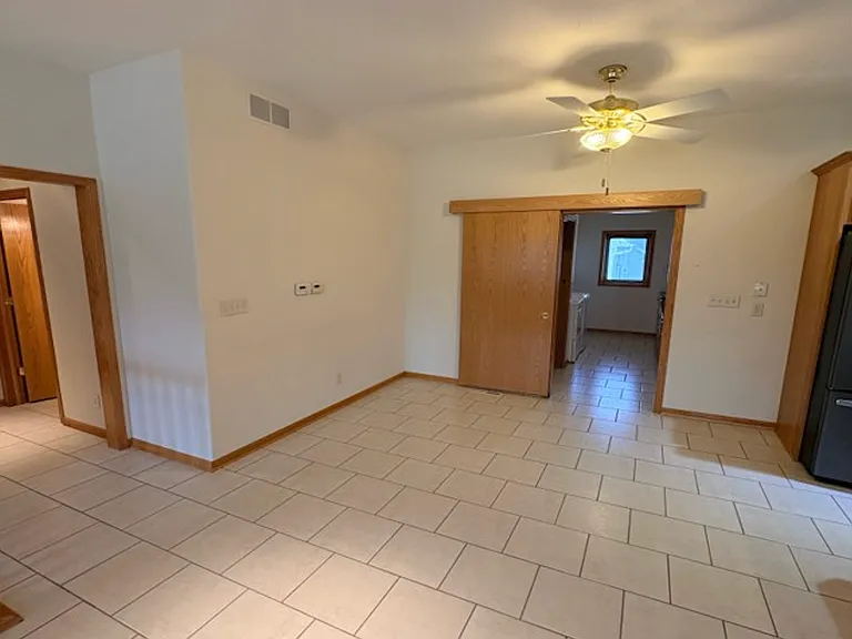 924 Elmridge Dr — Photo 6