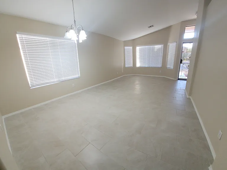 1512 E La Salle St — Photo 7