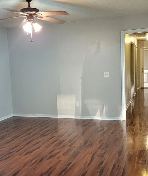 1315 Louisville St — Photo 7