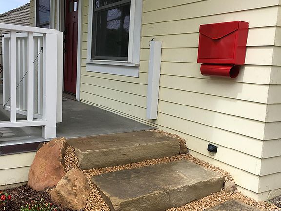 2nd image of 208 W Pedregosa St