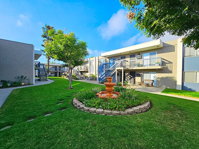 Sandalwood Apartments — Photo 4
