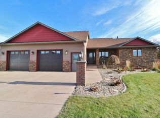 1830 65th St NW, Minot, ND 58703