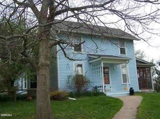 1451 W Longhollow Rd, Elizabeth, IL 61028