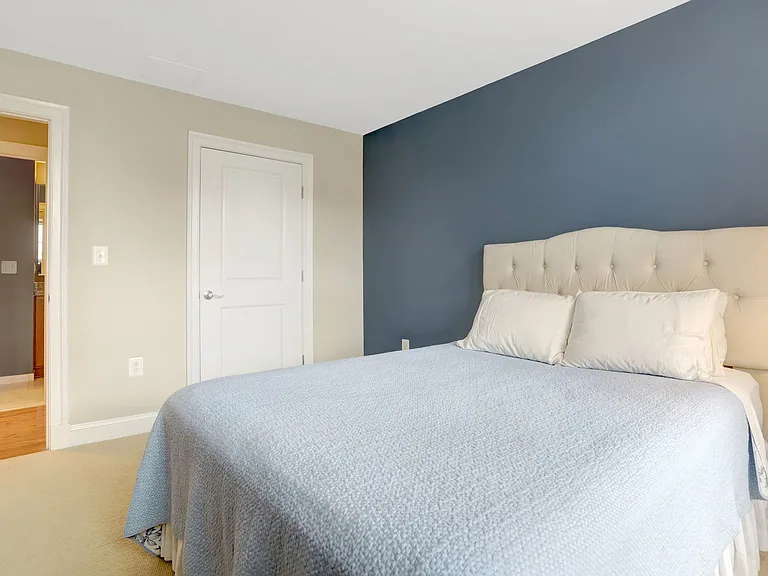 1023 N Royal St #312 — Photo 15