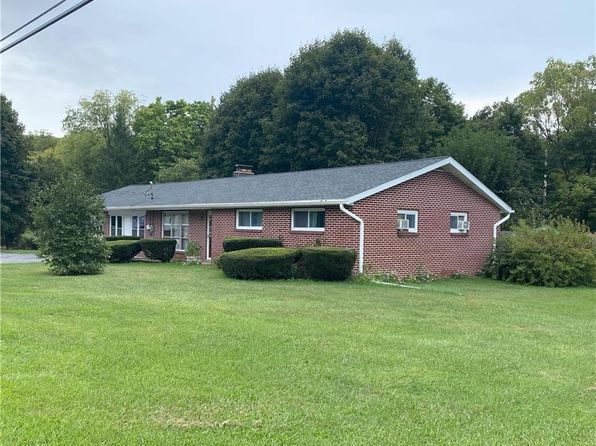 4405 Lehigh Dr, Walnutport, PA 18088