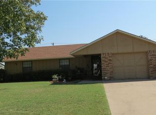1518 Cindy St, Mangum, OK 73554