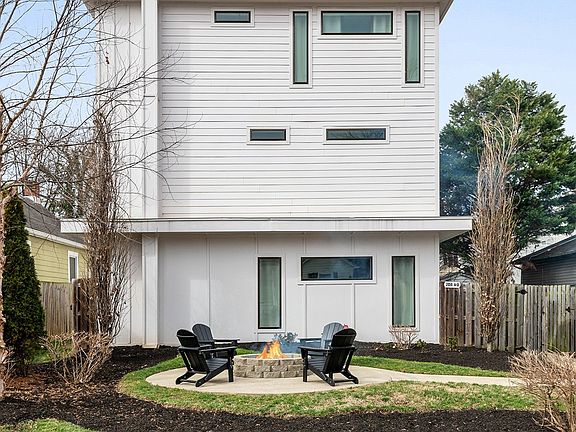 4th image of 208D Myrtle St