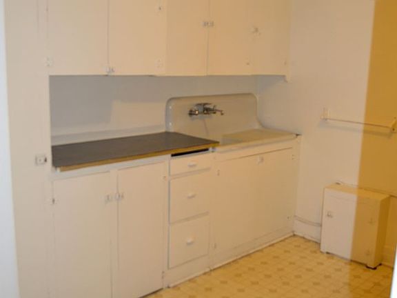 2nd image of 1580 Saint Paul St APT 7