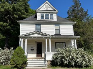 221 S 2nd St, Chesterton, IN 46304