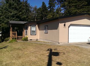 335 SE Winchell St, Depoe Bay, OR 97341