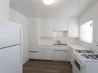 Bright 2 BR in Pacific Beach with 2 Parking Spaces ~ 2 Blocks From Beach!, San Diego, CA 92109