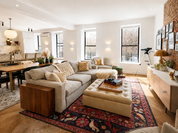 158 Seventh Avenue image 1 of 9
