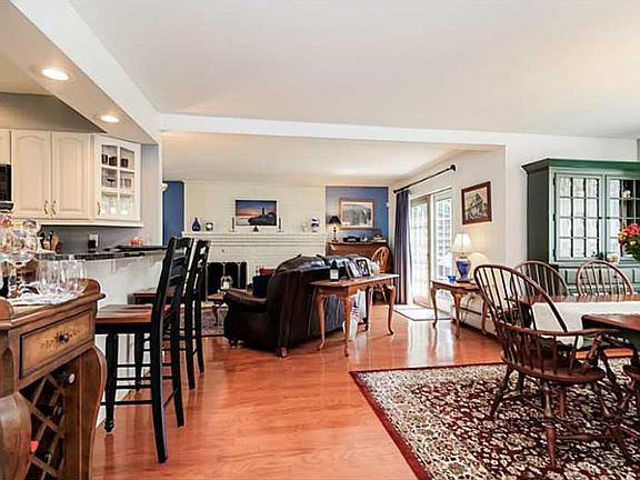 5th image of 18 Gardencourt Dr #18