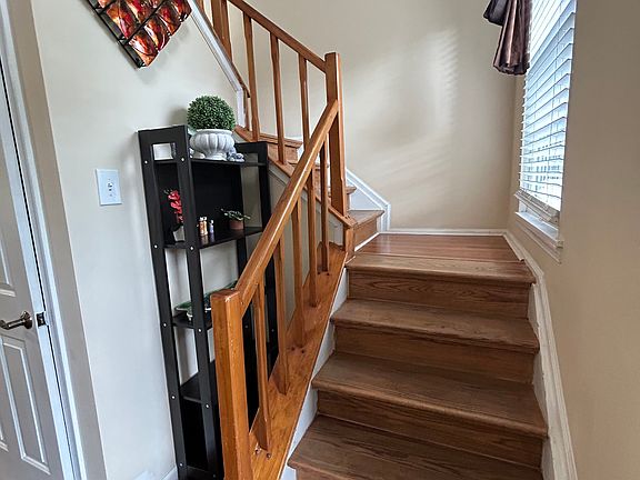 3rd image of 18 Avebury Pl
